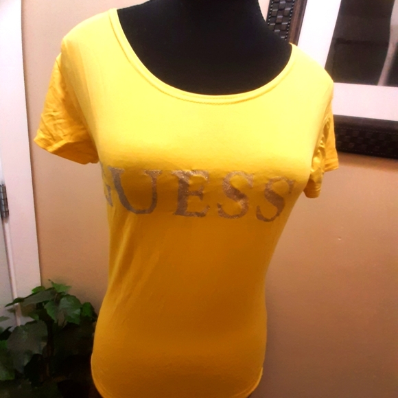 Guess  Tops - Picture 3 of 4